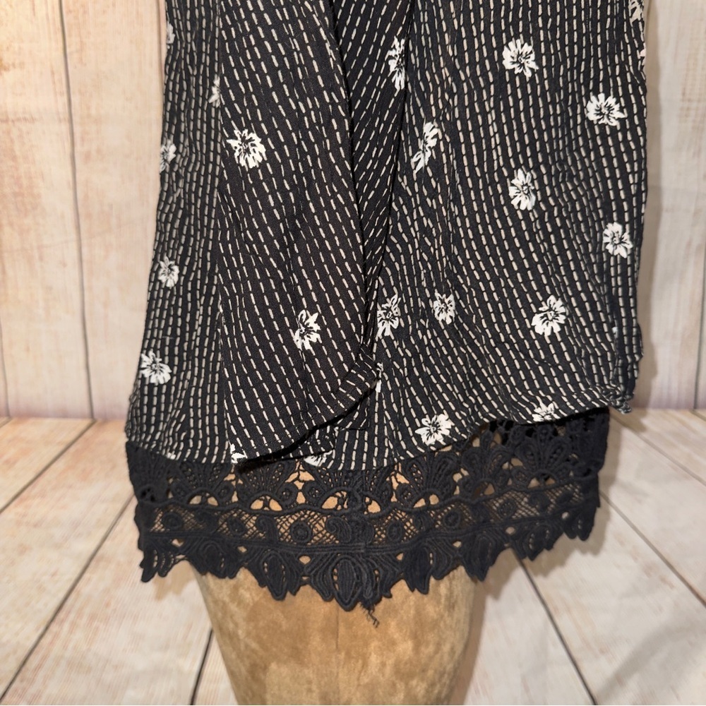 Style & Co. Black Floral Blouse with Tassel tire & crochet lace hem, sz M​​ - Picture 8 of 12